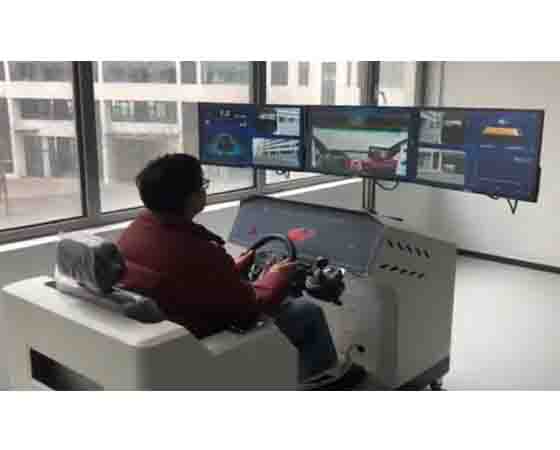 遠(yuǎn)程駕駛實(shí)訓(xùn)室.jpg